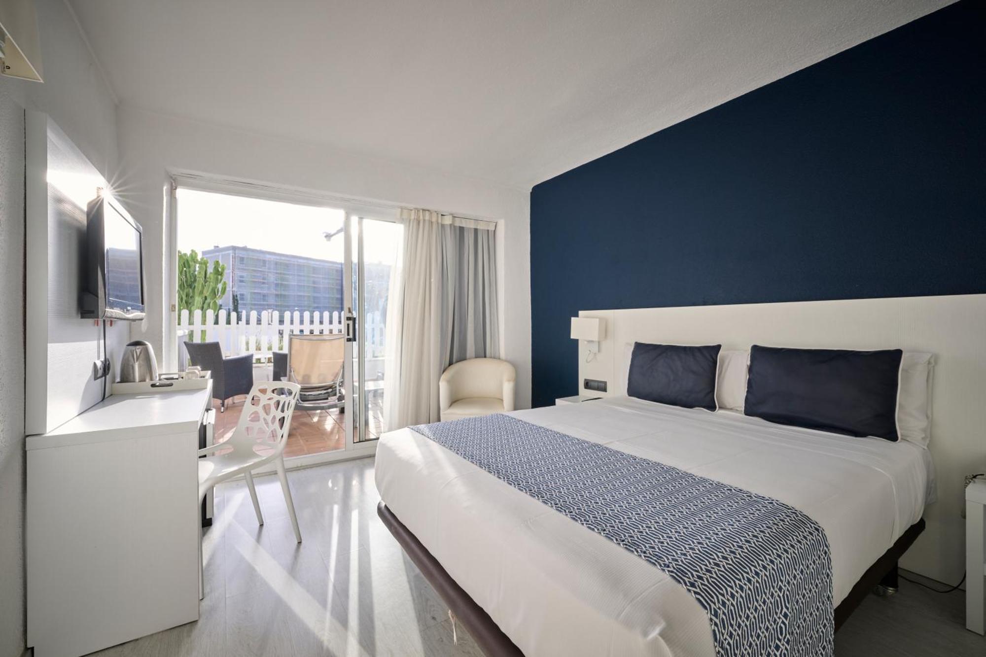 Отель Catalonia Del Mar - Adults Only Кала Бона Номер фото