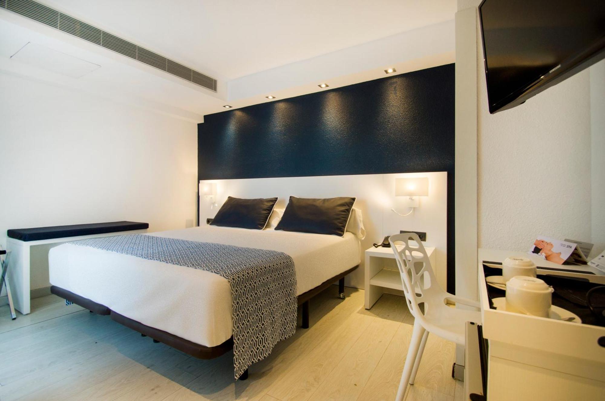 Отель Catalonia Del Mar - Adults Only Кала Бона Номер фото