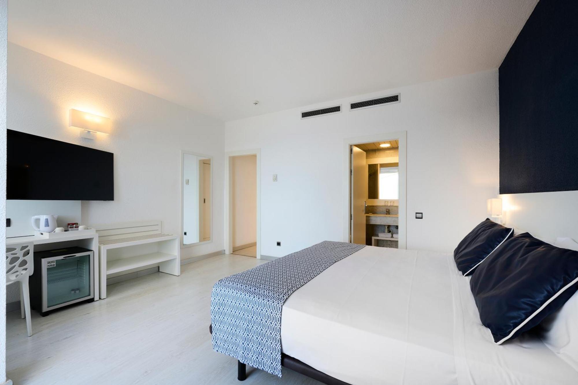 Отель Catalonia Del Mar - Adults Only Кала Бона Номер фото