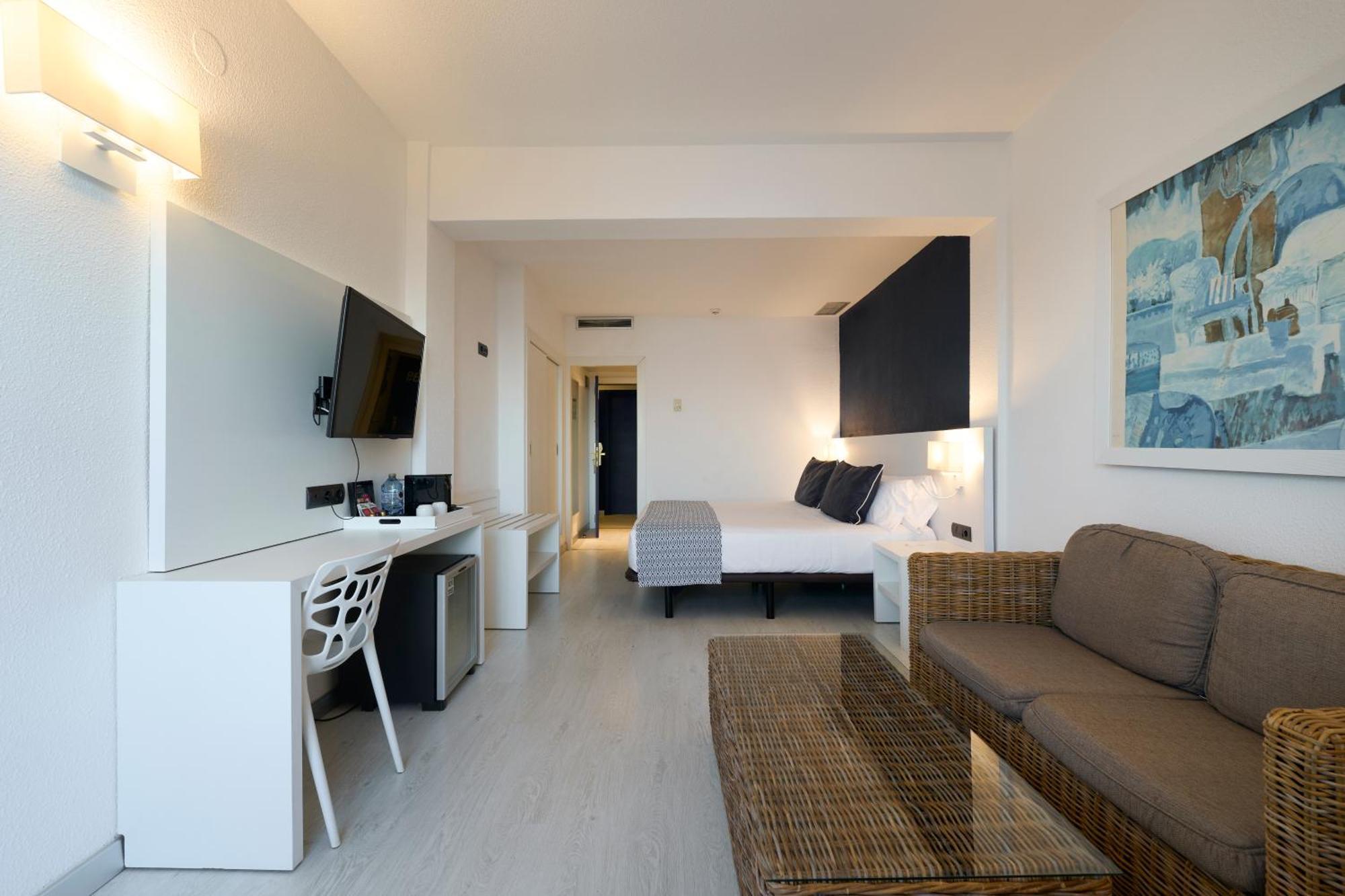 Отель Catalonia Del Mar - Adults Only Кала Бона Номер фото